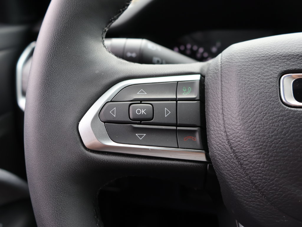 Used 2024 Jeep Compass Latitude AWD/4WD image 25