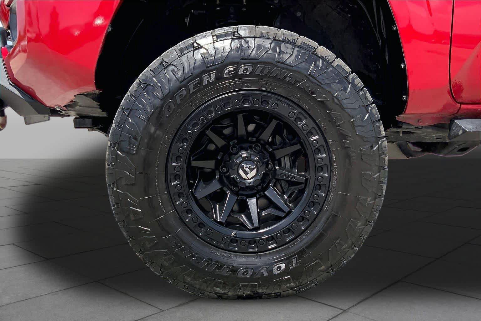 Used 2023 Toyota Tacoma SR AWD/4WD image 11