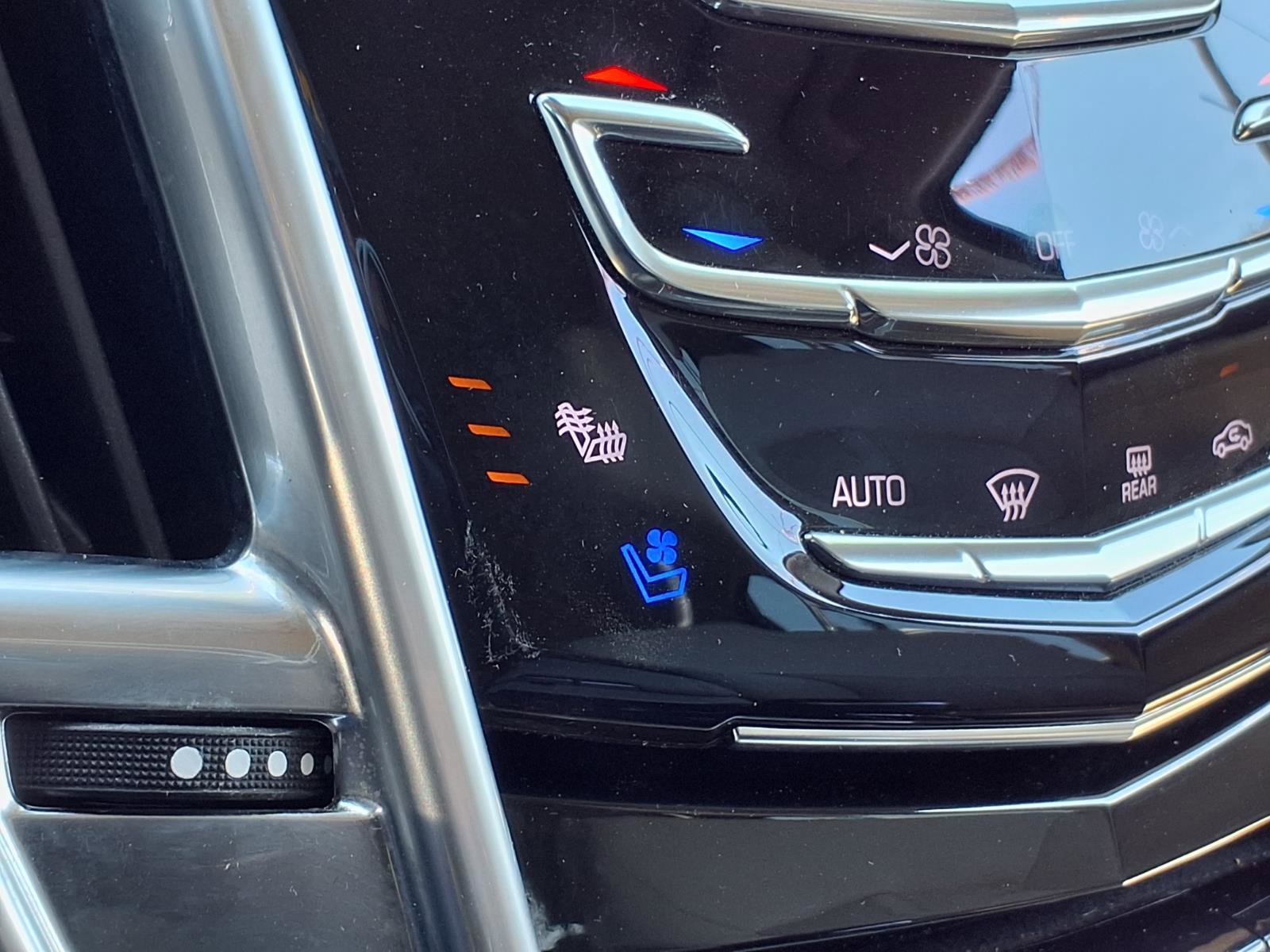 Used 2015 Cadillac SRX Premium AWD/4WD image 5