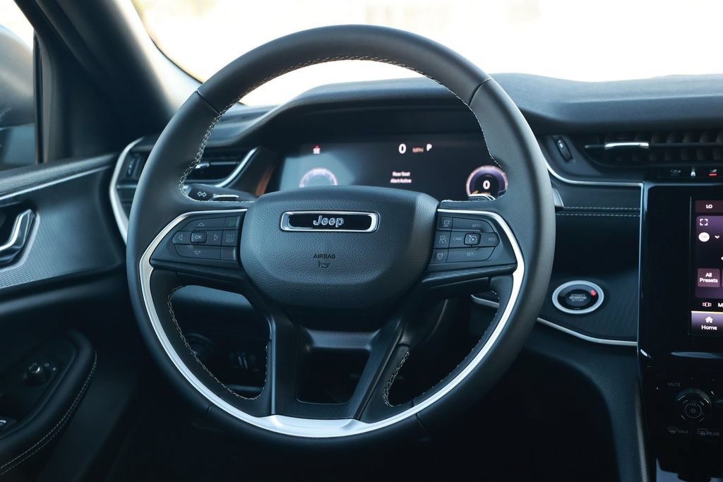 New 2026 Jeep Grand Cherokee Laredo RWD image 23