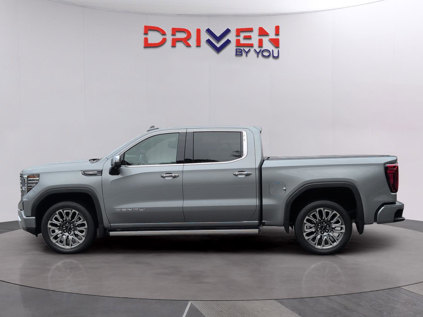 Used 2024 GMC Sierra 1500 Denali Ultimate image 2