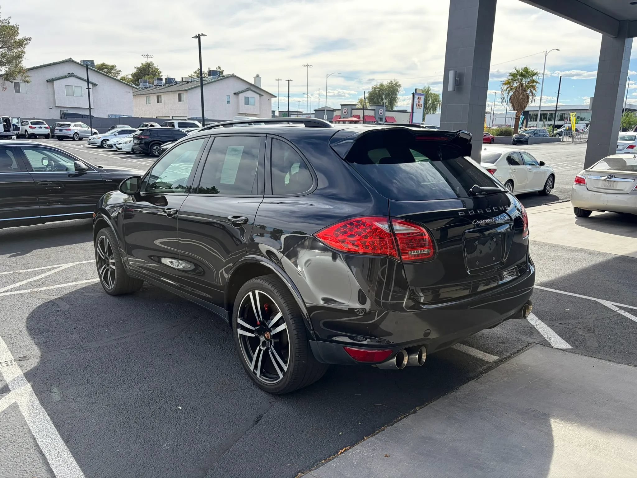 Used 2014 Porsche Cayenne Turbo S AWD/4WD image 7
