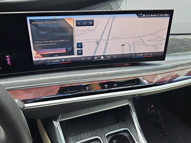 Used 2024 BMW i7 xDrive60 w/ Executive Package AWD/4WD image 15