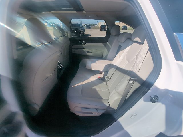 Used 2024 Kia Sorento S w/ Panoramic Sunroof Package FWD image 11