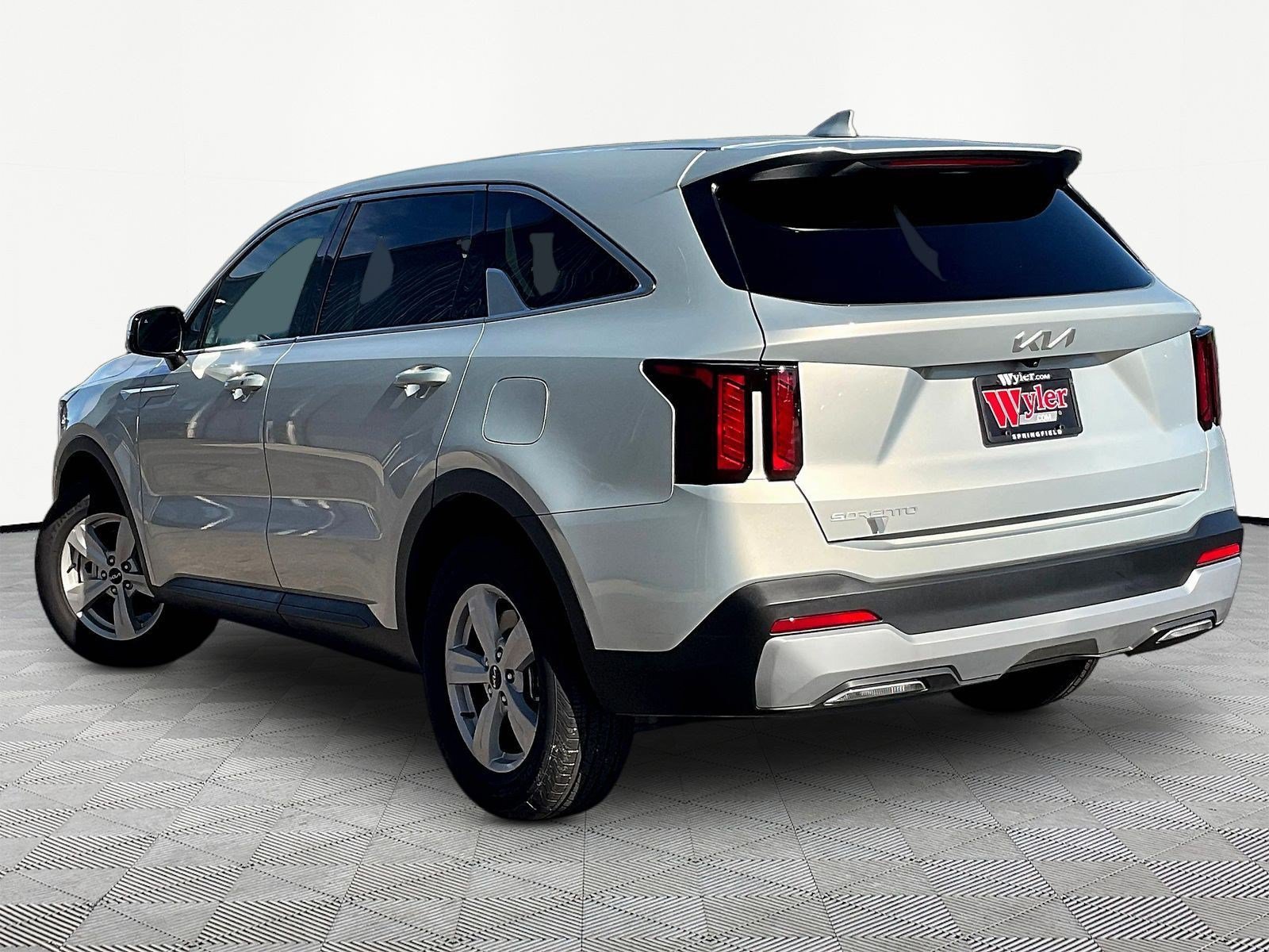New 2026 Kia Sorento LX FWD image 4