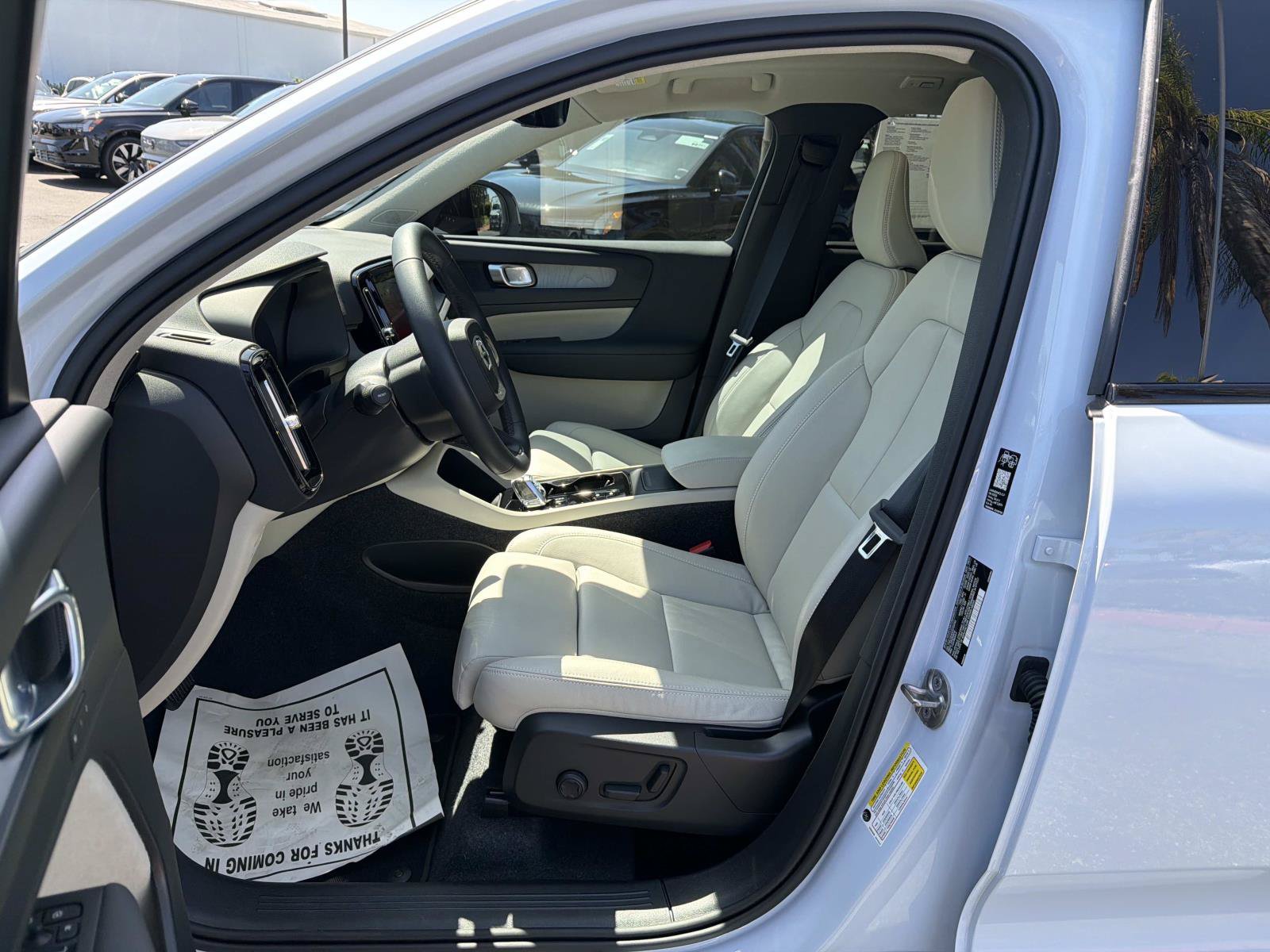 New 2026 Volvo XC40 B5 Plus w/ Protection Package Premier AWD/4WD image 17