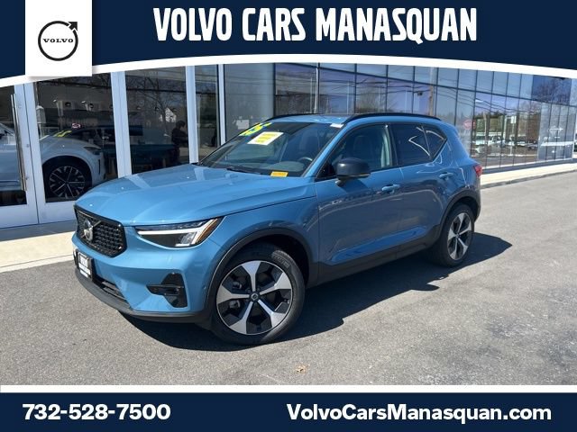Used 2025 Volvo XC40 B5 Plus