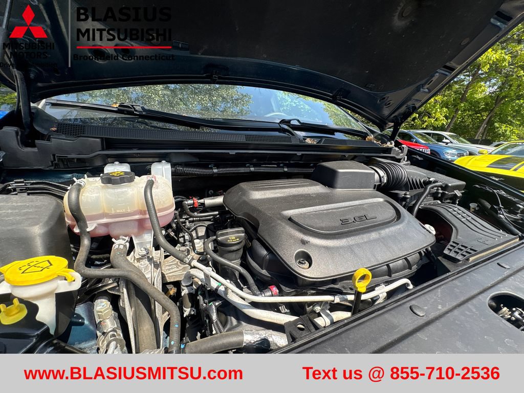 Used 2023 Chrysler Pacifica Limited w/ S Appearance Package FWD image 42