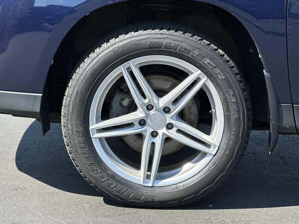 Used 2011 Toyota Highlander Limited w/ Tow Pkg image 9