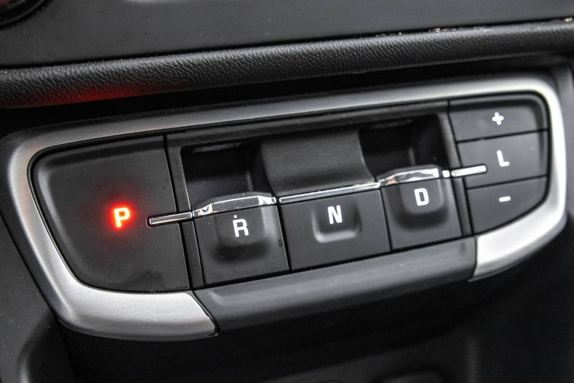Used 2024 GMC Terrain SLE AWD/4WD image 29