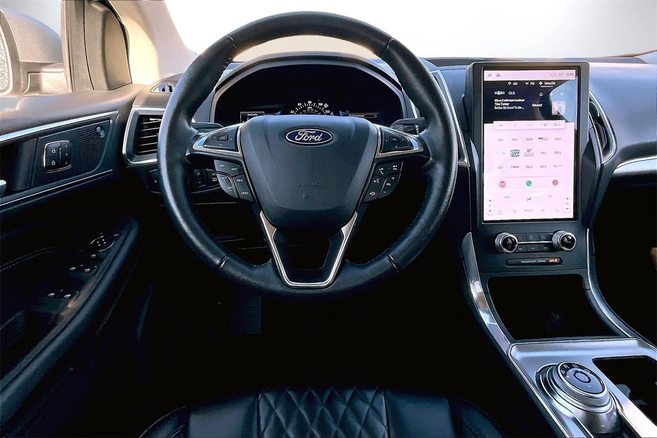 Used 2024 Ford Edge Titanium image 11