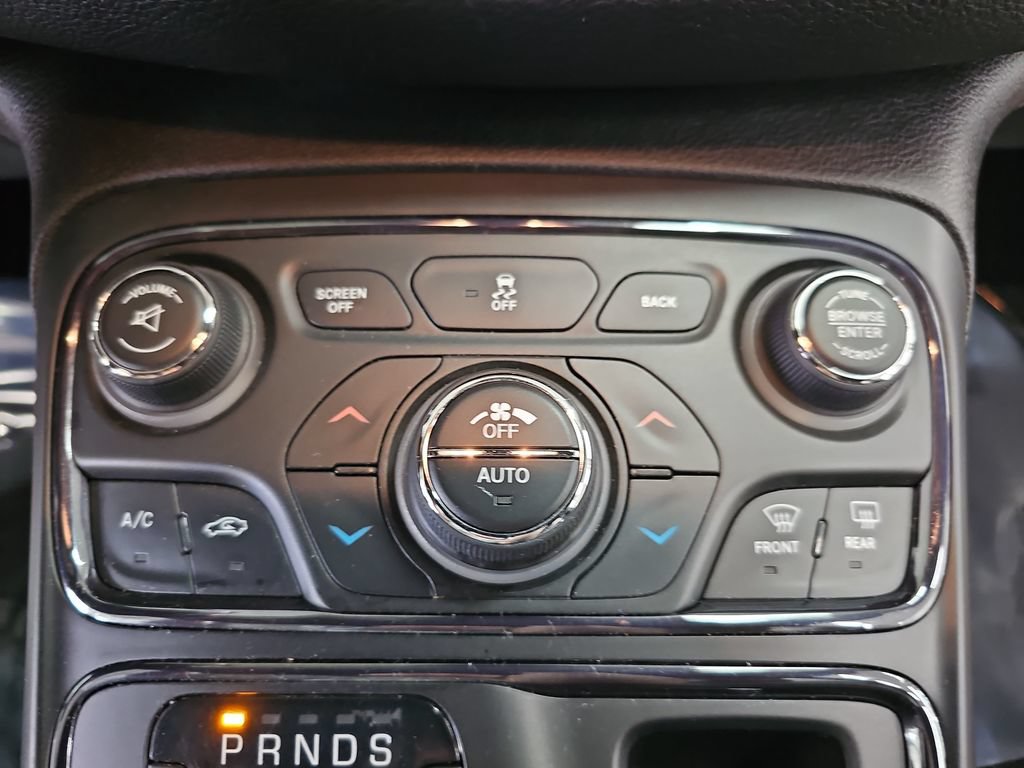 Used 2015 Chrysler 200 S w/ Navigation & Sound Group I FWD image 20