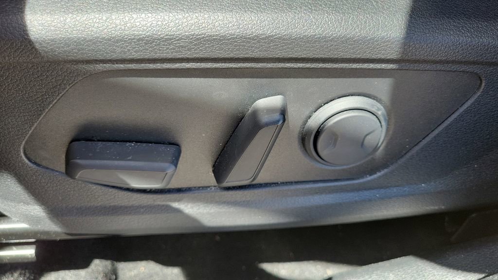 Used 2024 Kia Sportage EX image 16