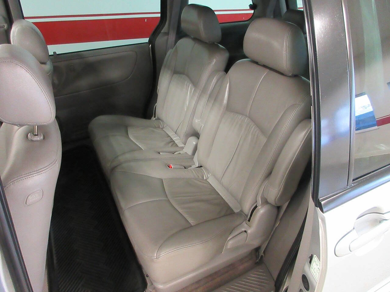 Used 2000 MAZDA MPV LX image 12