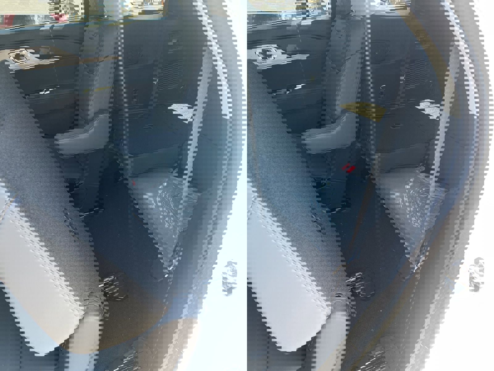 New 2025 Ford Explorer Active w/ Active Comfort Package image 16