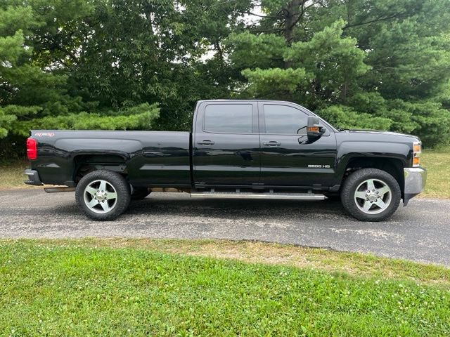 Used 2015 Chevrolet Silverado 3500 W/T AWD/4WD image 2