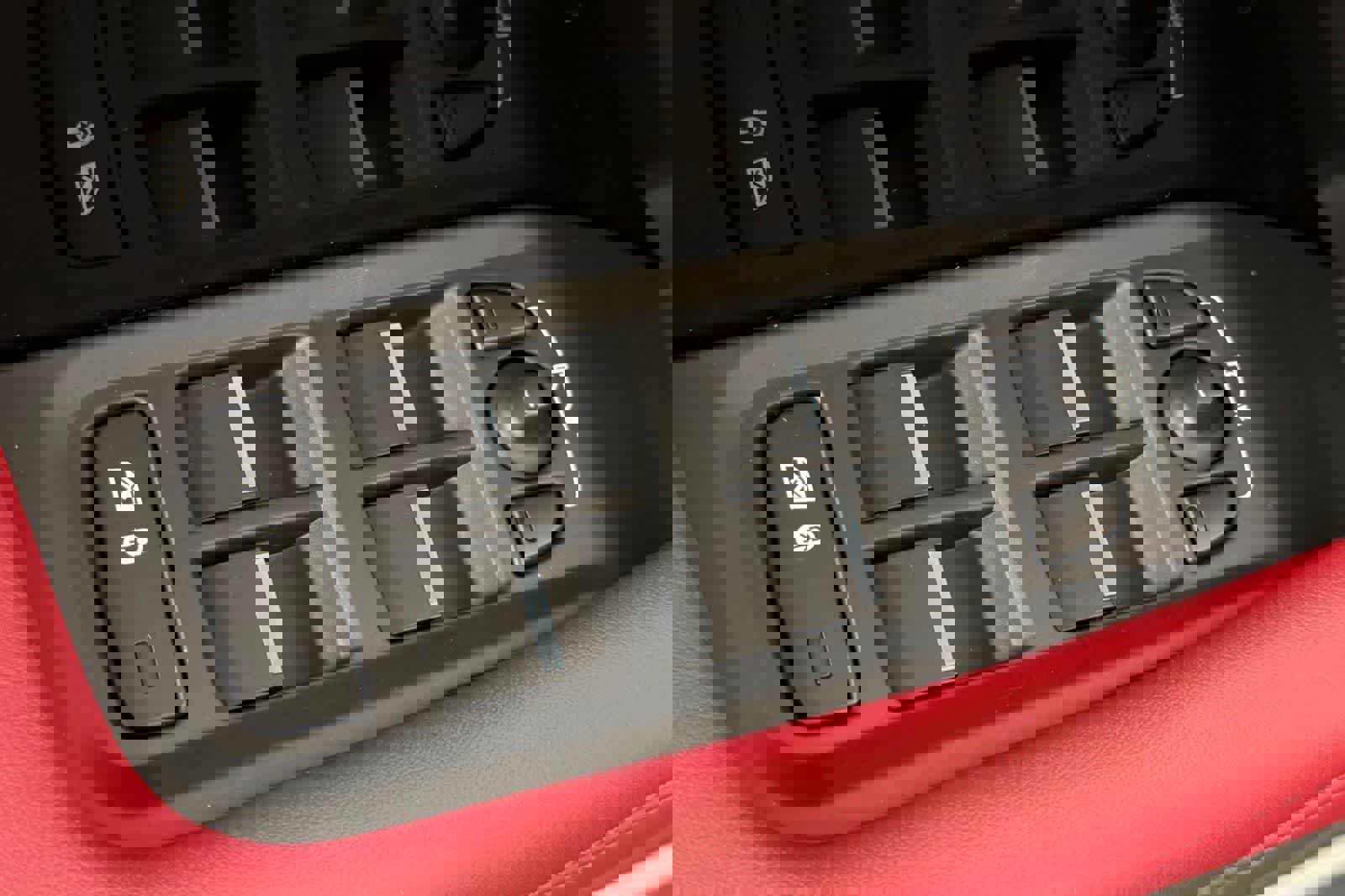 Used 2020 Jaguar I-PACE SE image 13