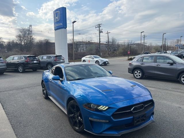 Used 2019 Ford Mustang Coupe w/ Black Accent Package RWD image 2