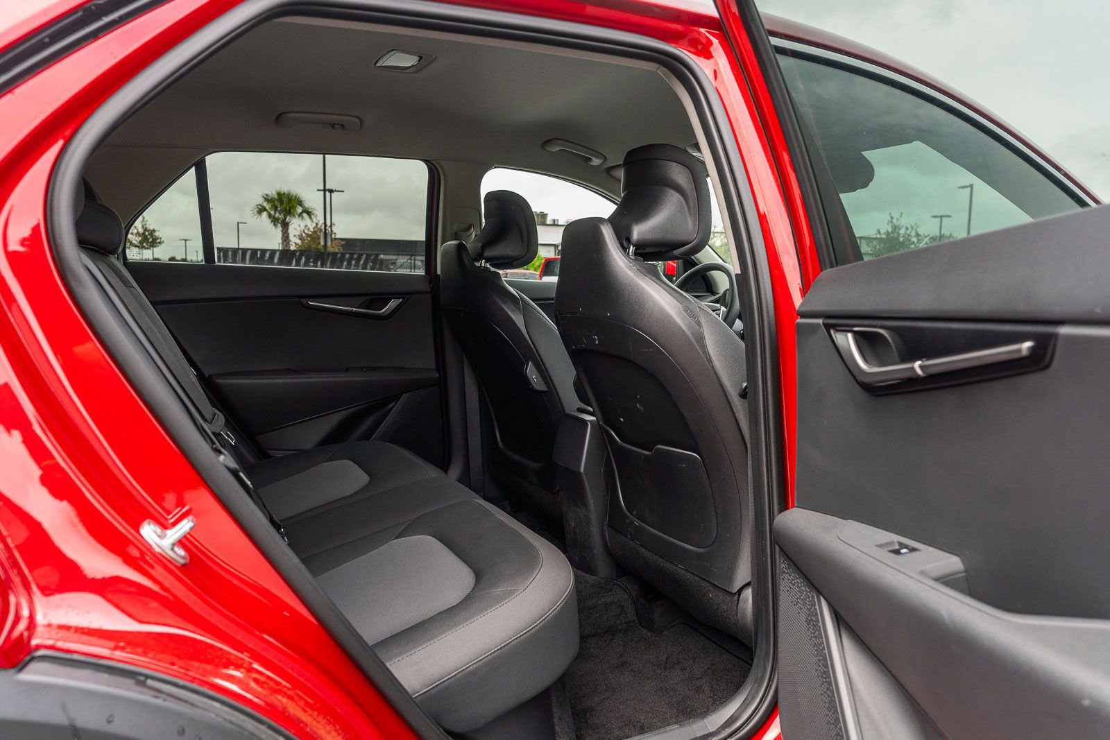 Used 2024 Kia Niro LX FWD image 13