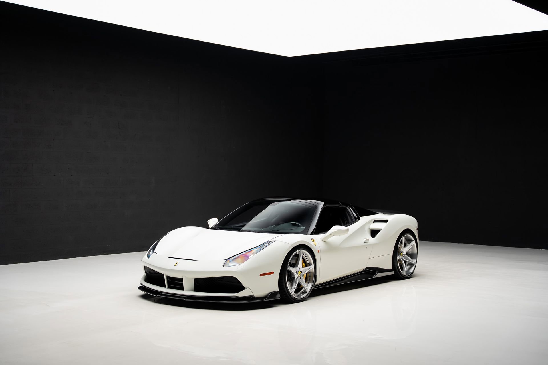 Used 2016 Ferrari 488 Spider RWD image 4