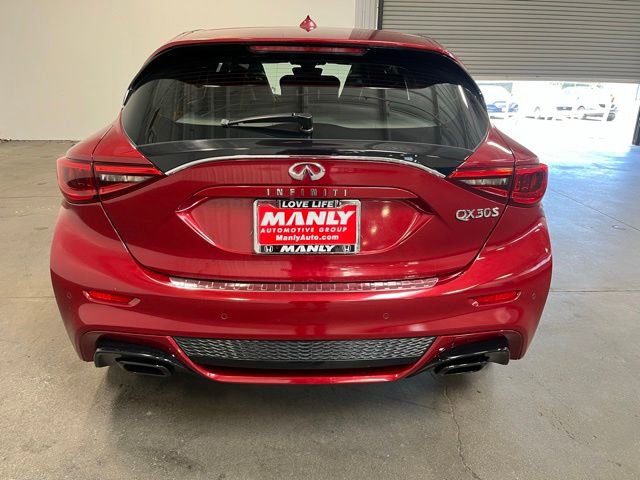 Used 2018 INFINITI QX30 Sport w/ Sport Leather Package FWD image 4
