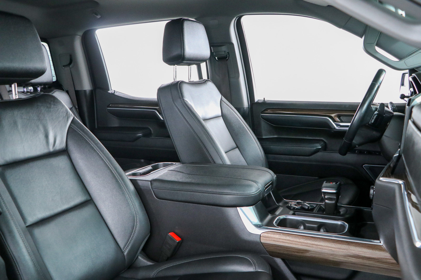 Used 2024 Chevrolet Silverado 1500 LT Trail Boss w/ Convenience Package II AWD/4WD image 29