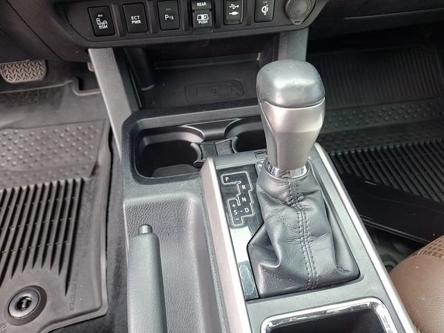 Used 2018 Toyota Tacoma Limited AWD/4WD image 12