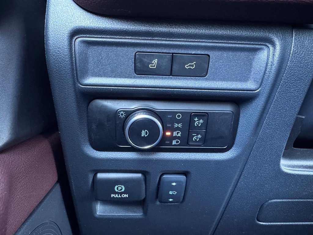 Used 2024 Ford Expedition Limited RWD image 24