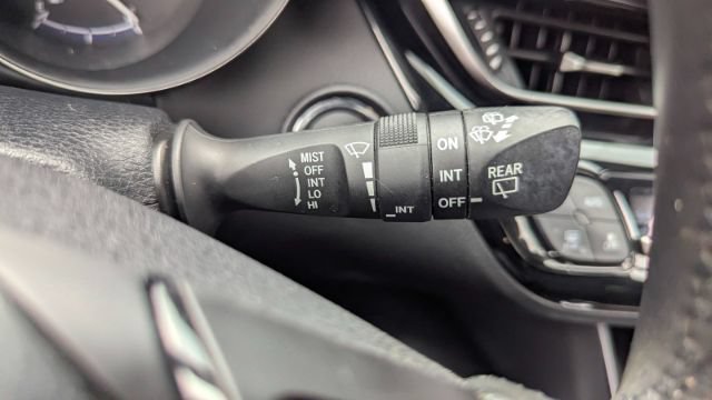 Used 2018 Toyota C-HR XLE FWD image 26