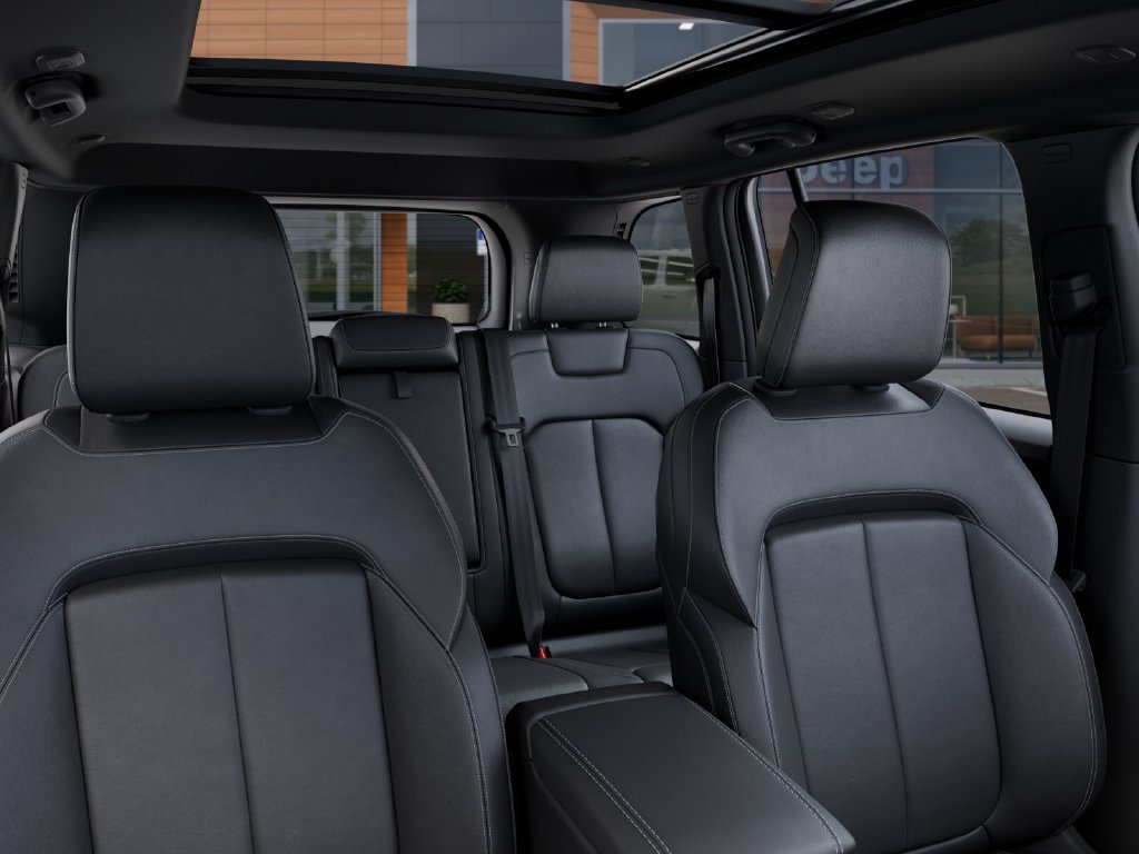 New 2026 Jeep Grand Cherokee Limited w/ Limited Altitude Package AWD/4WD image 27