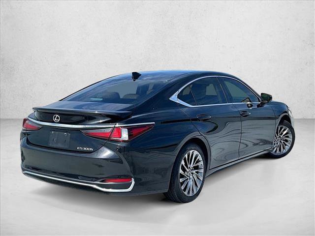 Used 2024 Lexus ES 300h w/ Technology Package FWD image 2