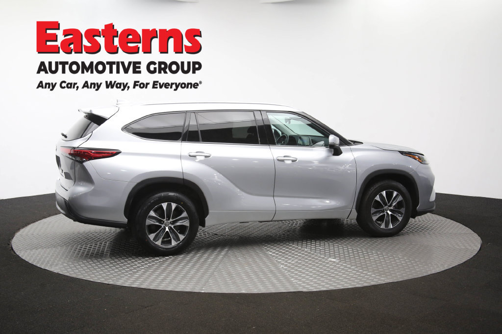 Used 2021 Toyota Highlander XLE FWD image 50
