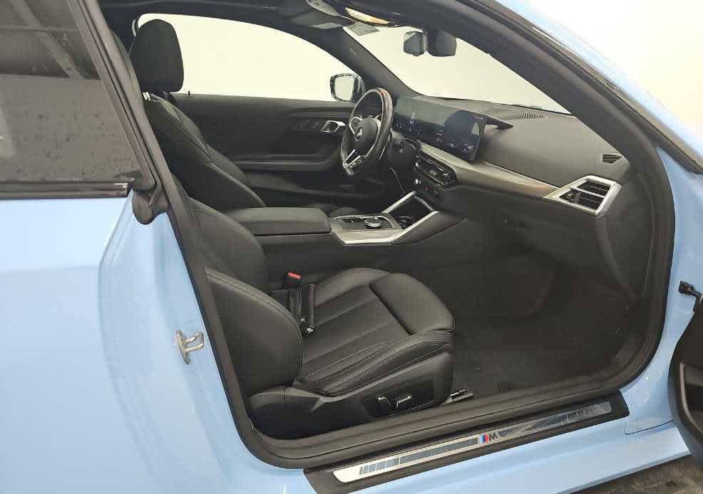 Used 2025 BMW M240i Coupe RWD image 8