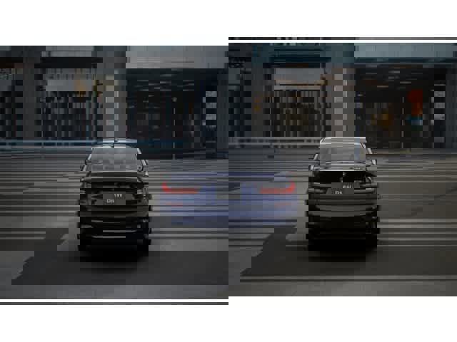 New 2025 BMW 330i Sedan w/ M Sport Package image 5