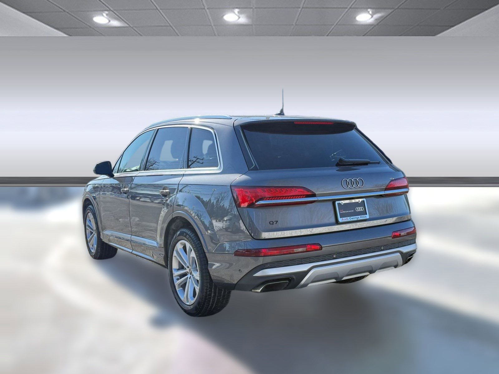 Used 2025 Audi Q7 2.0T Premium w/ Convenience Package image 3