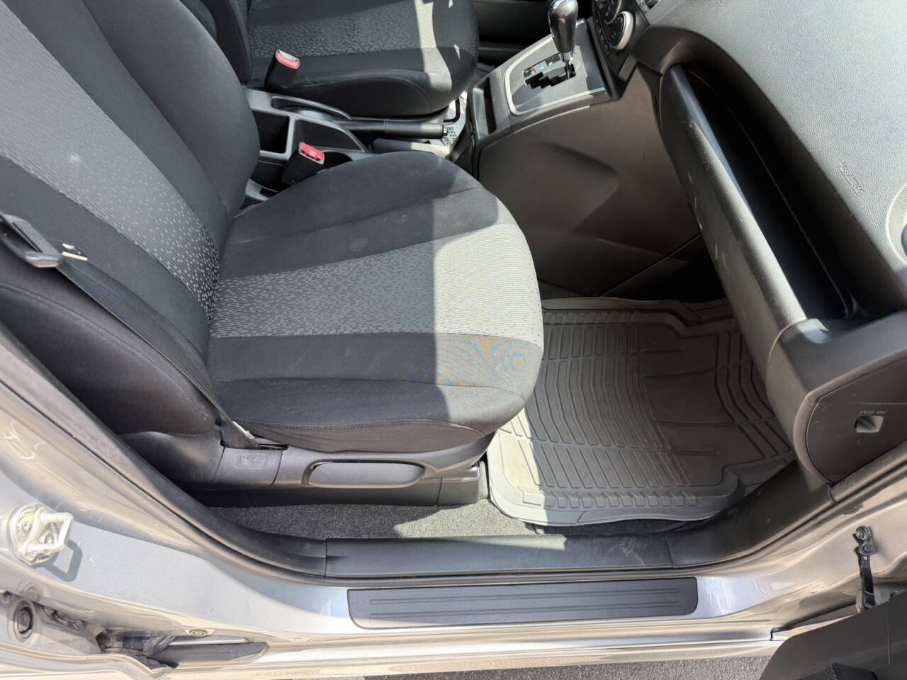 Used 2012 MAZDA MAZDA5 Touring w/ Moonroof & Audio Pkg FWD image 19