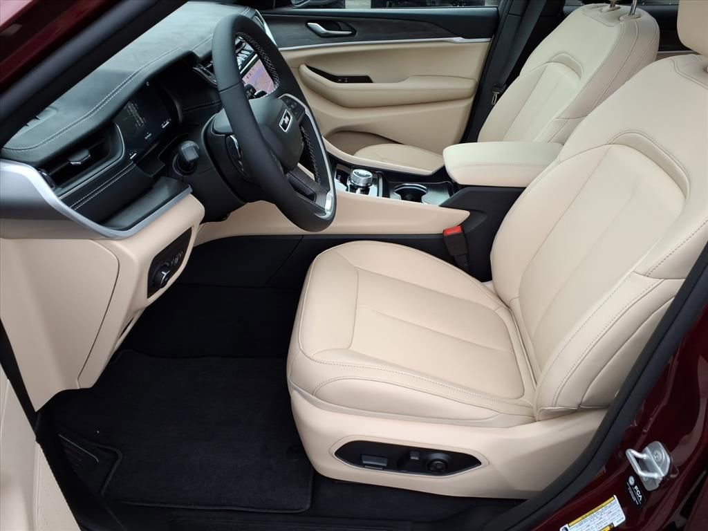 New 2025 Jeep Grand Cherokee Limited image 11