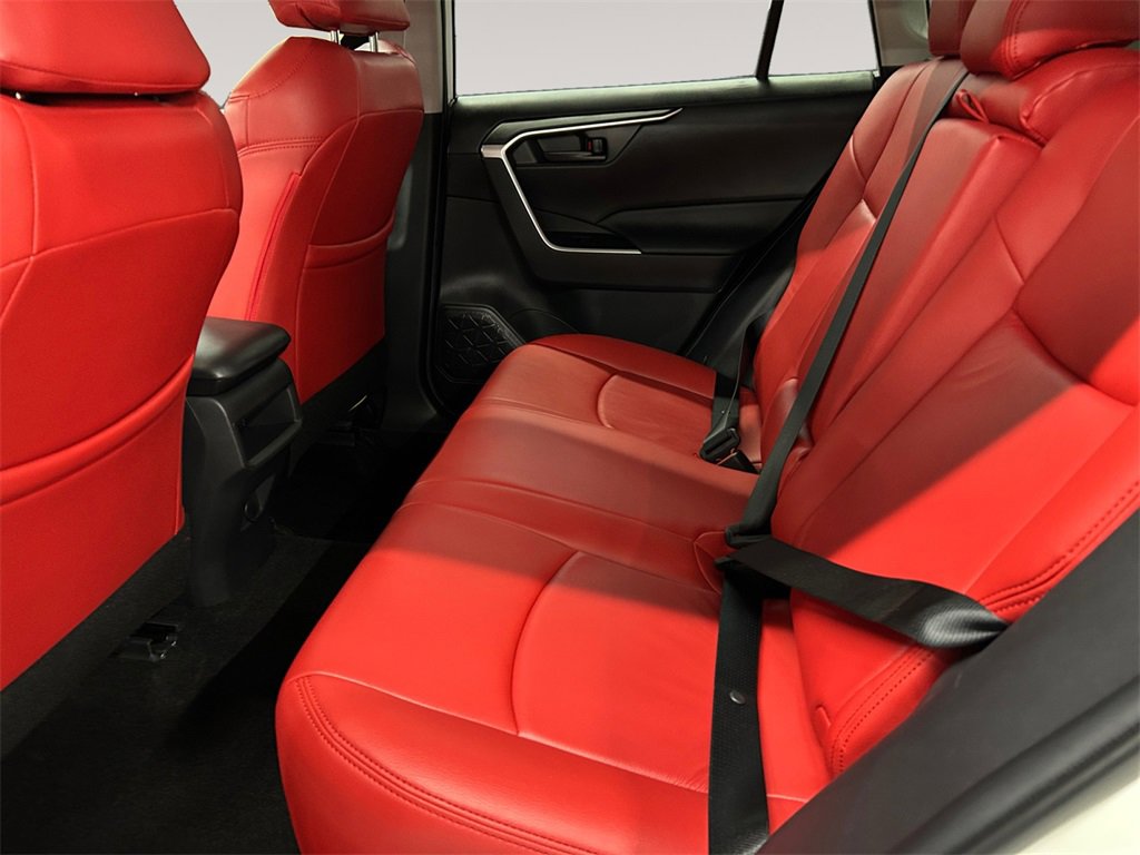 Used 2021 Toyota RAV4 LE image 15