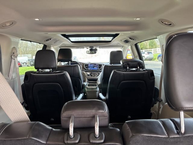 Used 2022 Chrysler Pacifica Limited image 35