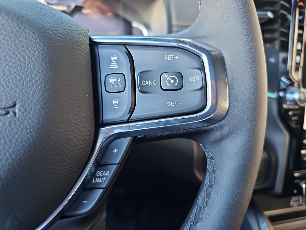 Used 2026 RAM 2500 Laramie AWD/4WD image 12