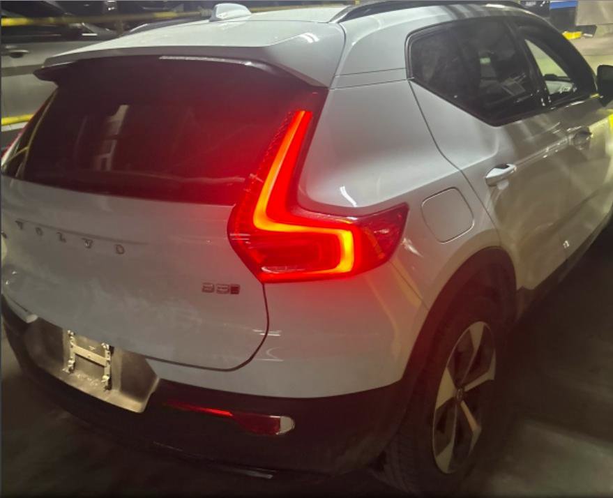 Used 2024 Volvo XC40 B5 Core AWD/4WD image 8