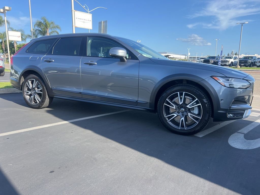 Used 2017 Volvo V90 T6 Cross Country AWD/4WD image 10