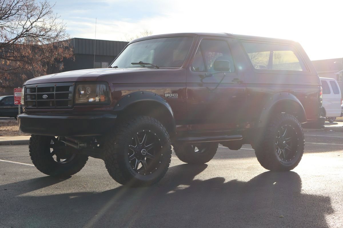 Used 1993 Ford Bronco XLT image 11