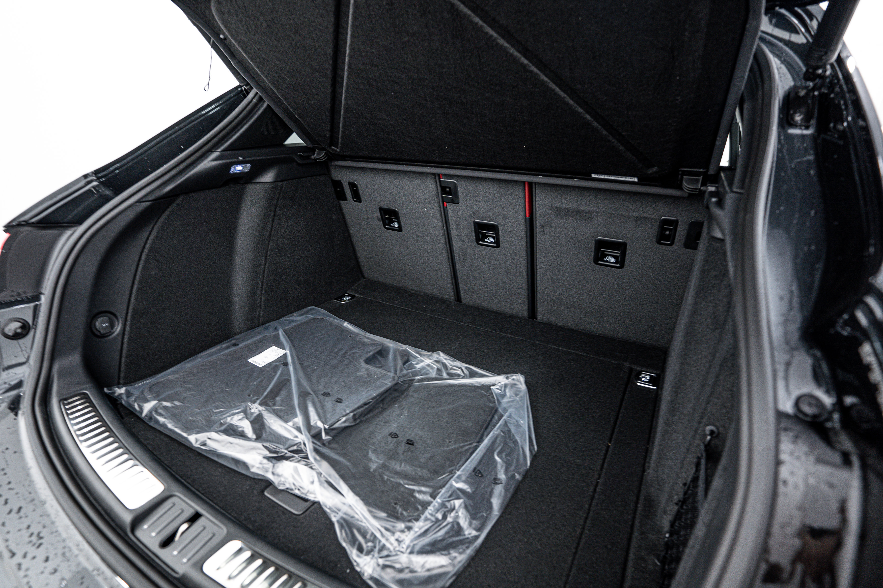 New 2025 Porsche Macan GTS image 24