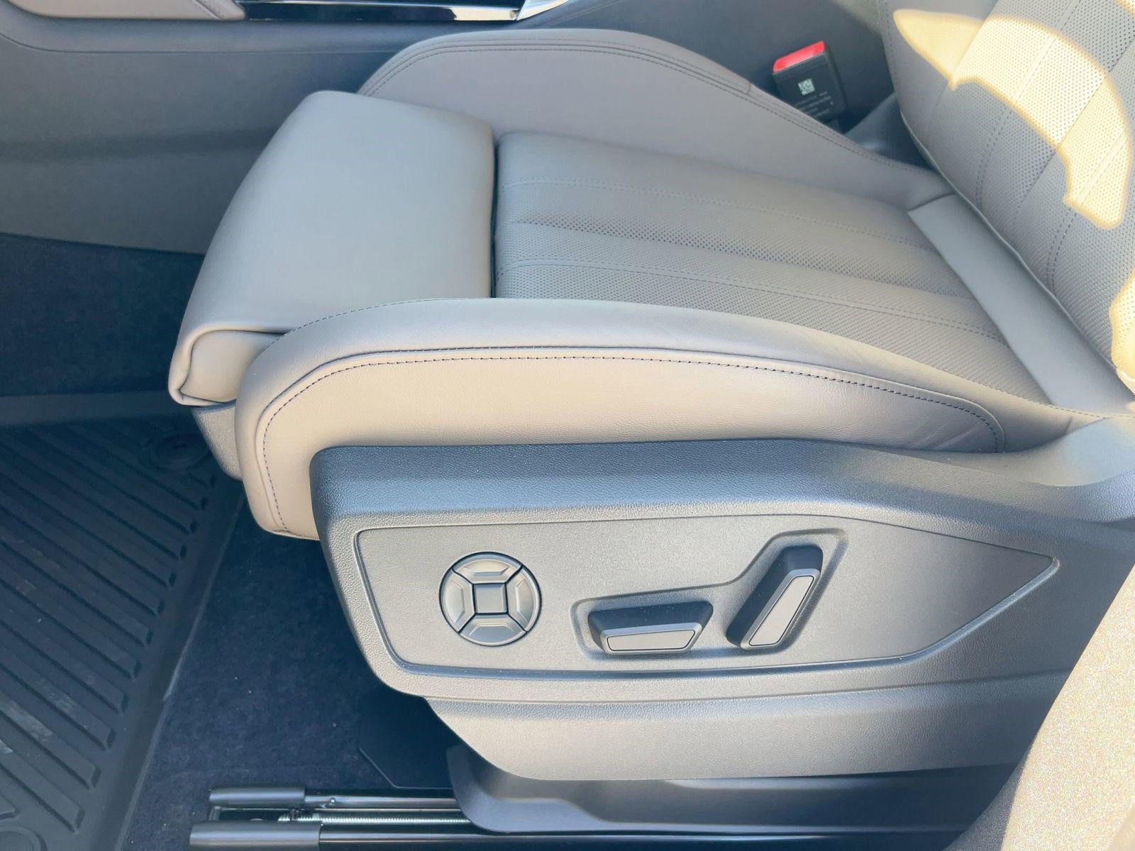 New 2025 Audi Q5 Premium Plus image 13