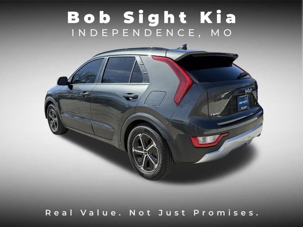 Used 2023 Kia Niro EX image 11
