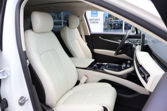 Used 2023 Lincoln Nautilus Black Label w/ Cargo Utility Package AWD/4WD image 22