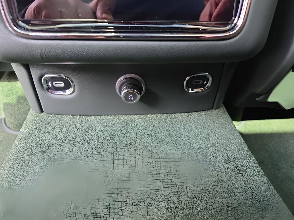 New 2025 Bentley Bentayga image 33