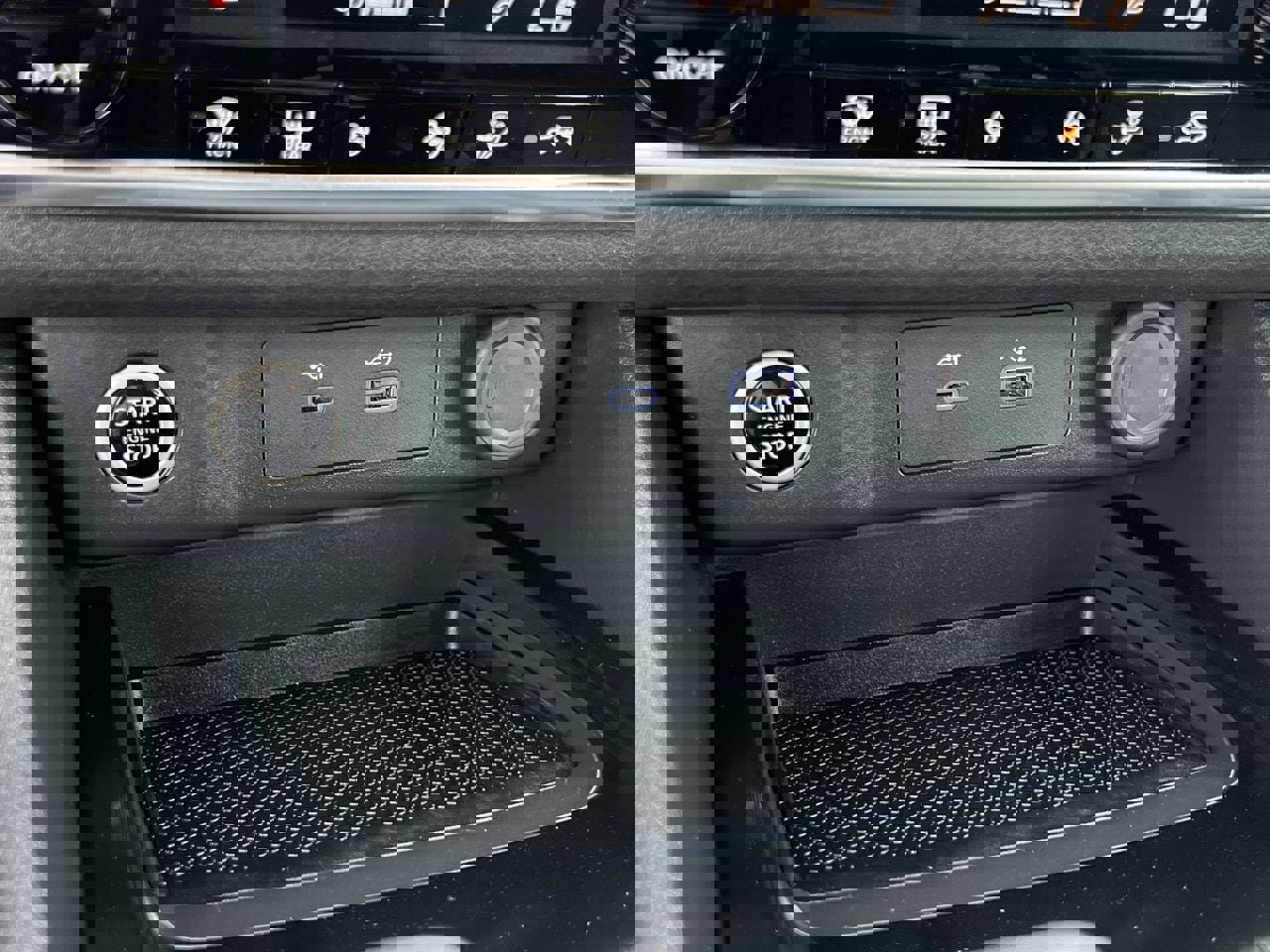 Certified 2023 Nissan Rogue SV image 18