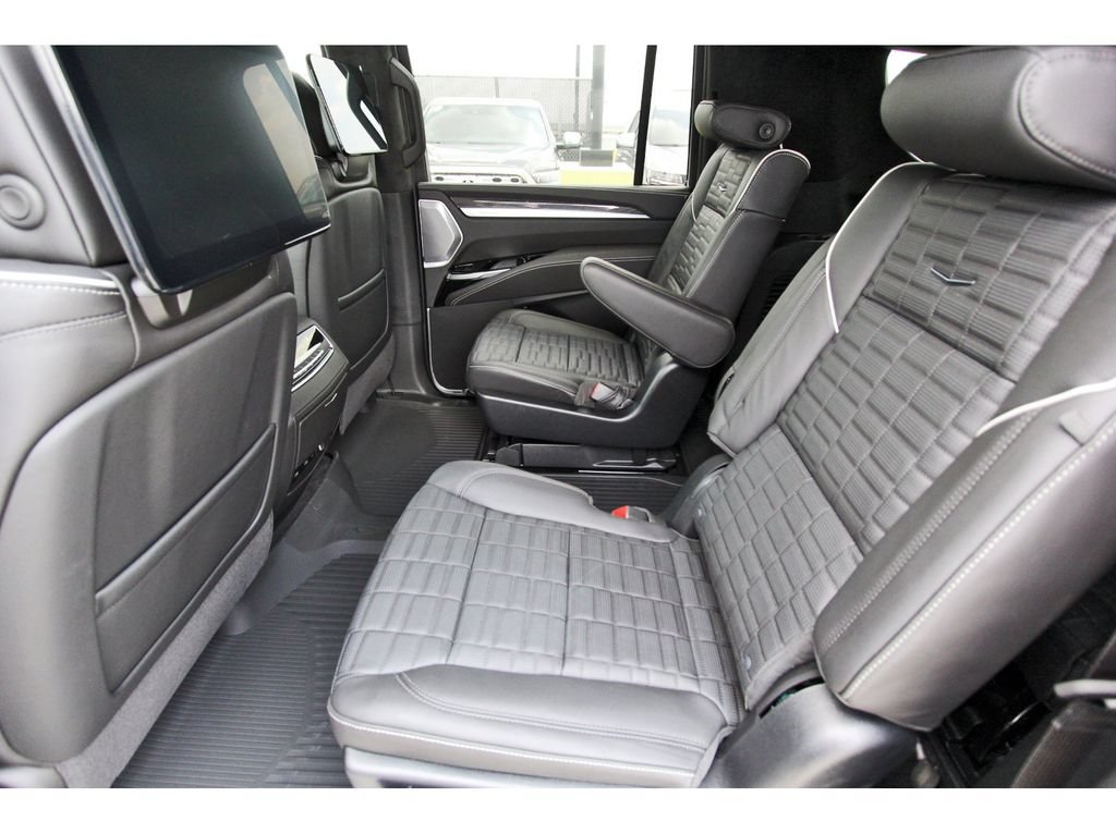 New 2026 Cadillac Escalade ESV V w/ LPO, ONYX Package AWD/4WD image 7
